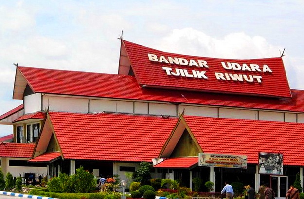 bus_taksi_bandara-tjilikriwut-palangkaraya